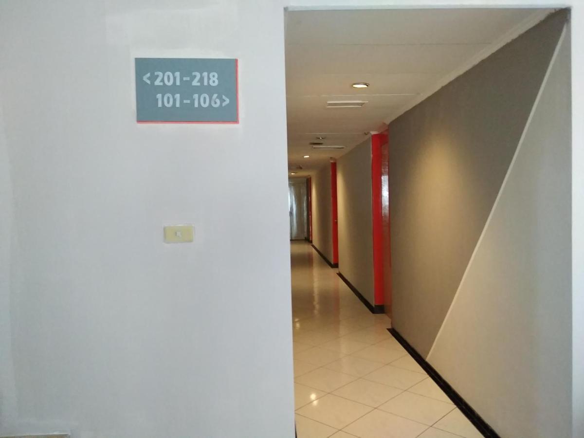 K-Style Eco Hotel Джакарта Экстерьер фото
